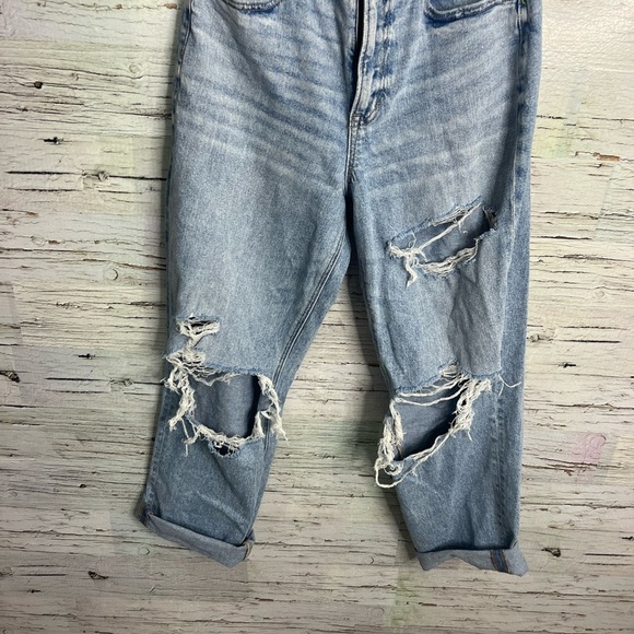 American Eagle Curvy 90s Straight Stretch Distressed Jeans Size 6 - Picture 2 of 9